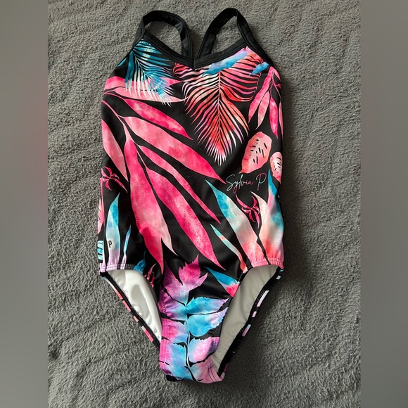 Sylvia P leo - Picture 1 of 2